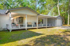 2 Blocks to Boat Ramp Higgins Lake House with Grill